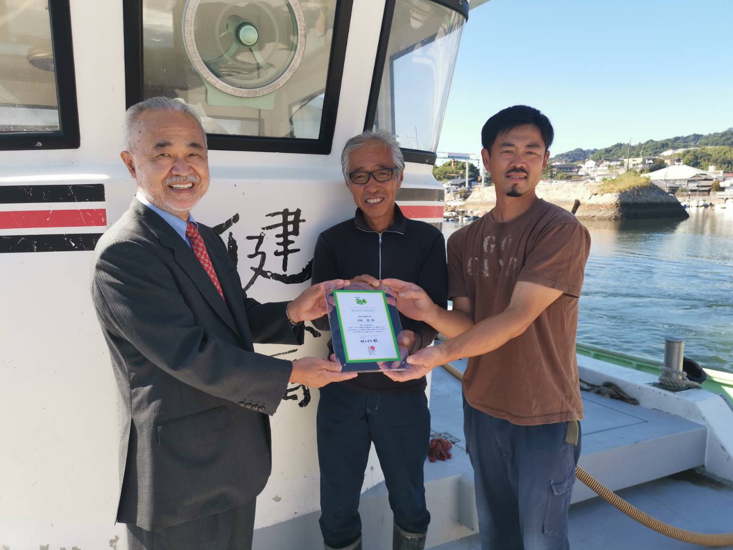 「Been47 生産者賞」の生産者賞を授与される生産者の川崎健